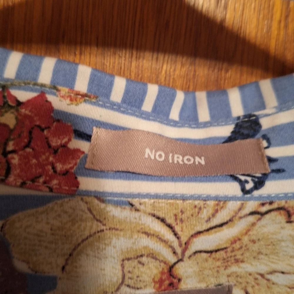 Chicos Button Down Long Sleeved Blouse No Iron Ladies 6 or Vanity 0.5 Floral - Picture 5 of 6
